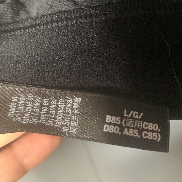 VICTORIA’s SECRET SPORT black sports bra size Large - Picture 6 of 7